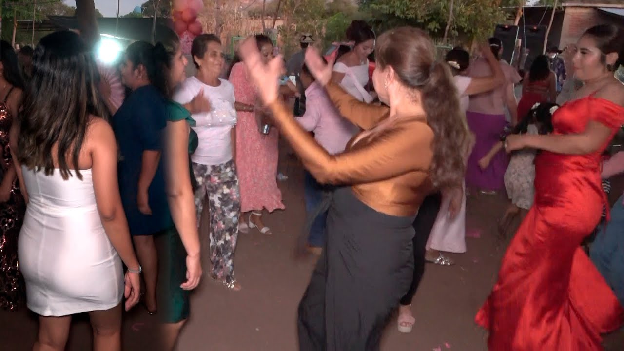 TIENES QE VER BAILAR A ESTAS LINDAS CHICAS Y SI QUE SE PRENDIO EL AMBIENTE IMPERDIBLE