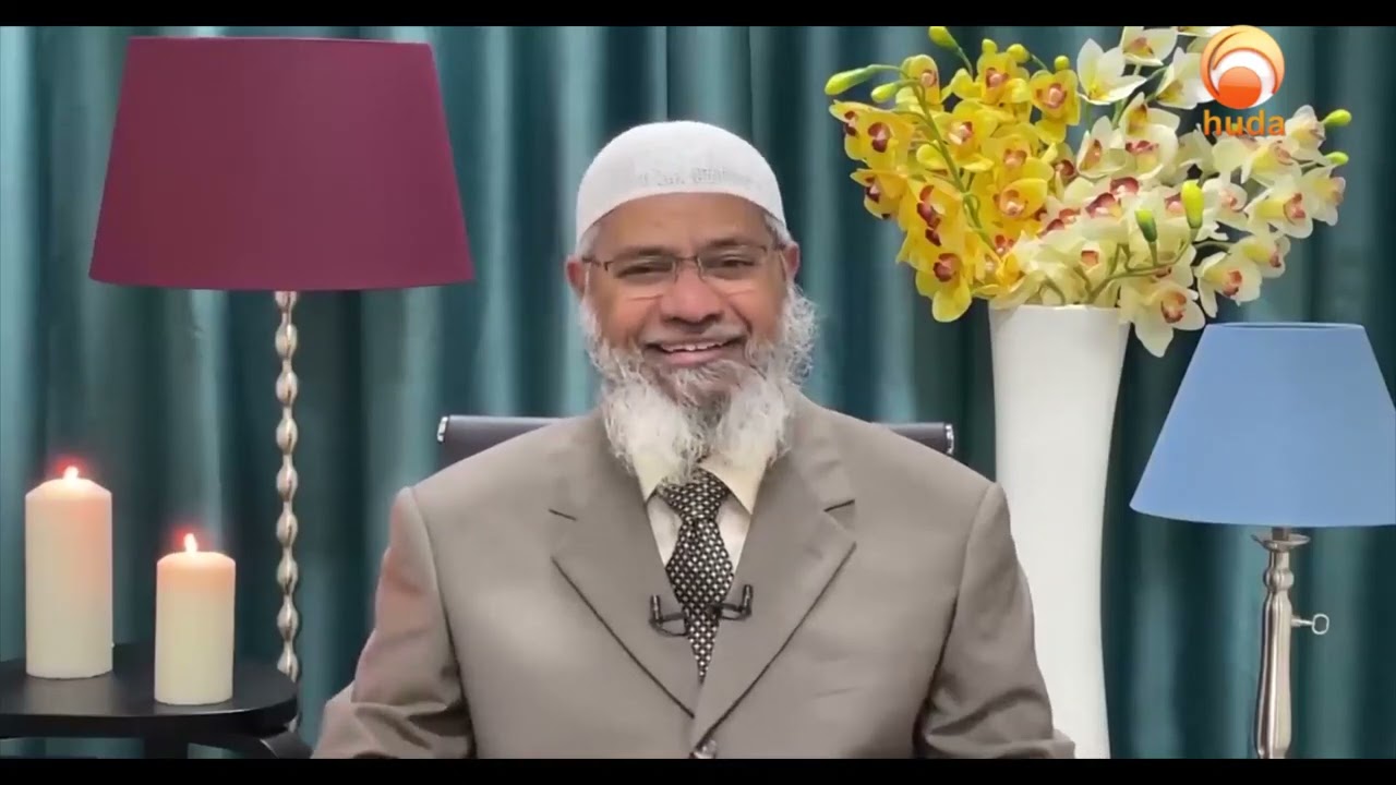 celebrating christmas and exchanging gifts and participating in christmas sale Dr Zakir Naik #hudatv