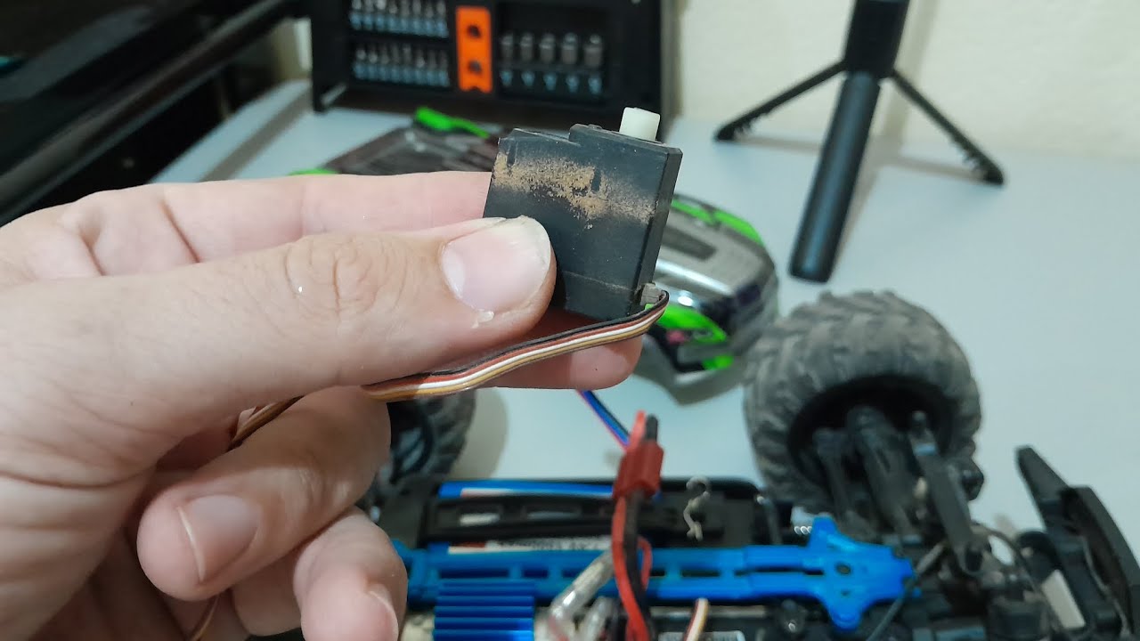 Substituição do Servo motor do Conquer SCY 16102.