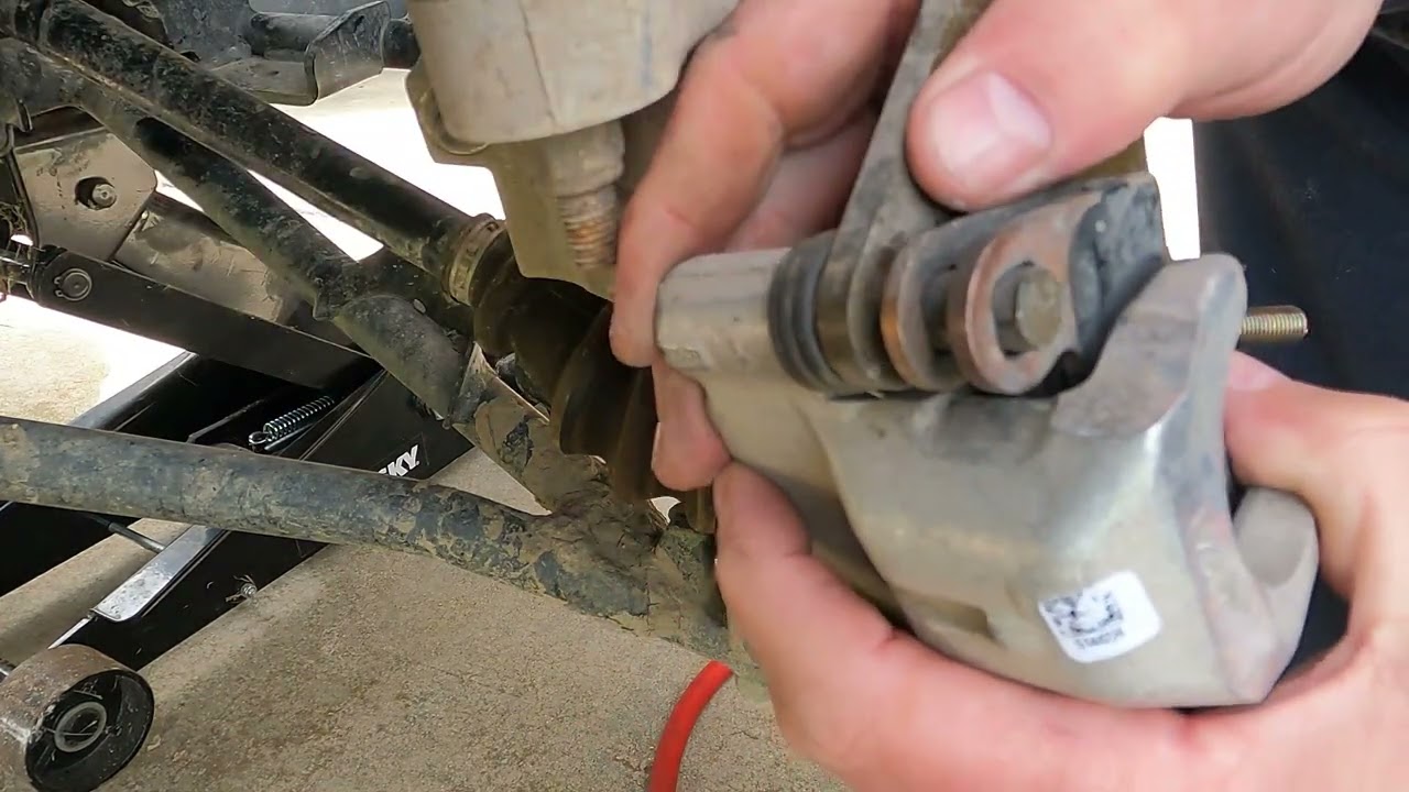 Устранен дребезг тормозов на Polaris Ranger.