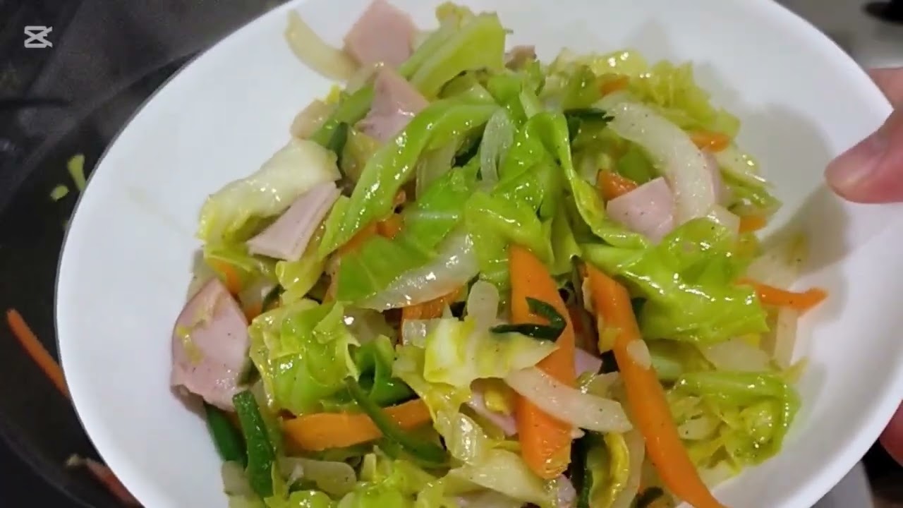 野菜炒め、コロッケご飯