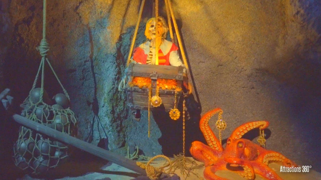 NEW Pirates Ride Scenes at Disneyland 2018 - Full Pirates ride through