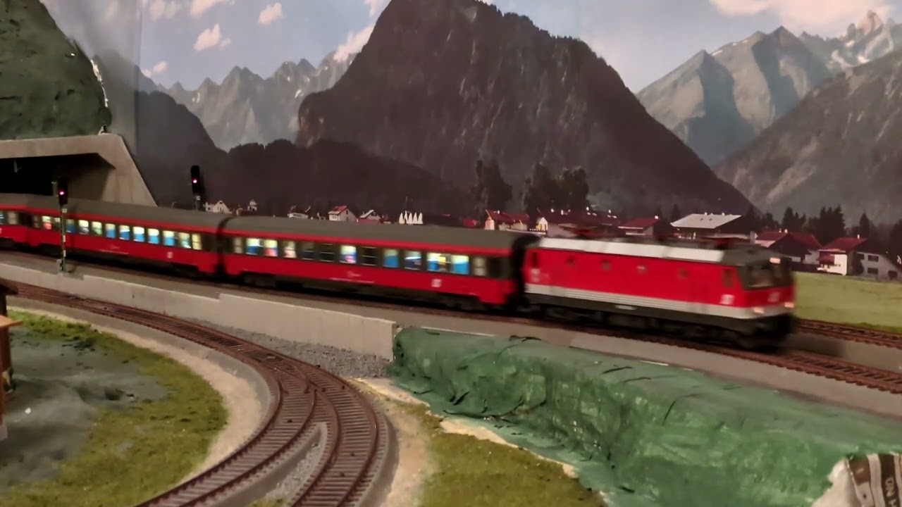 Evening shot of the renewed OBB EC62 Transalpin