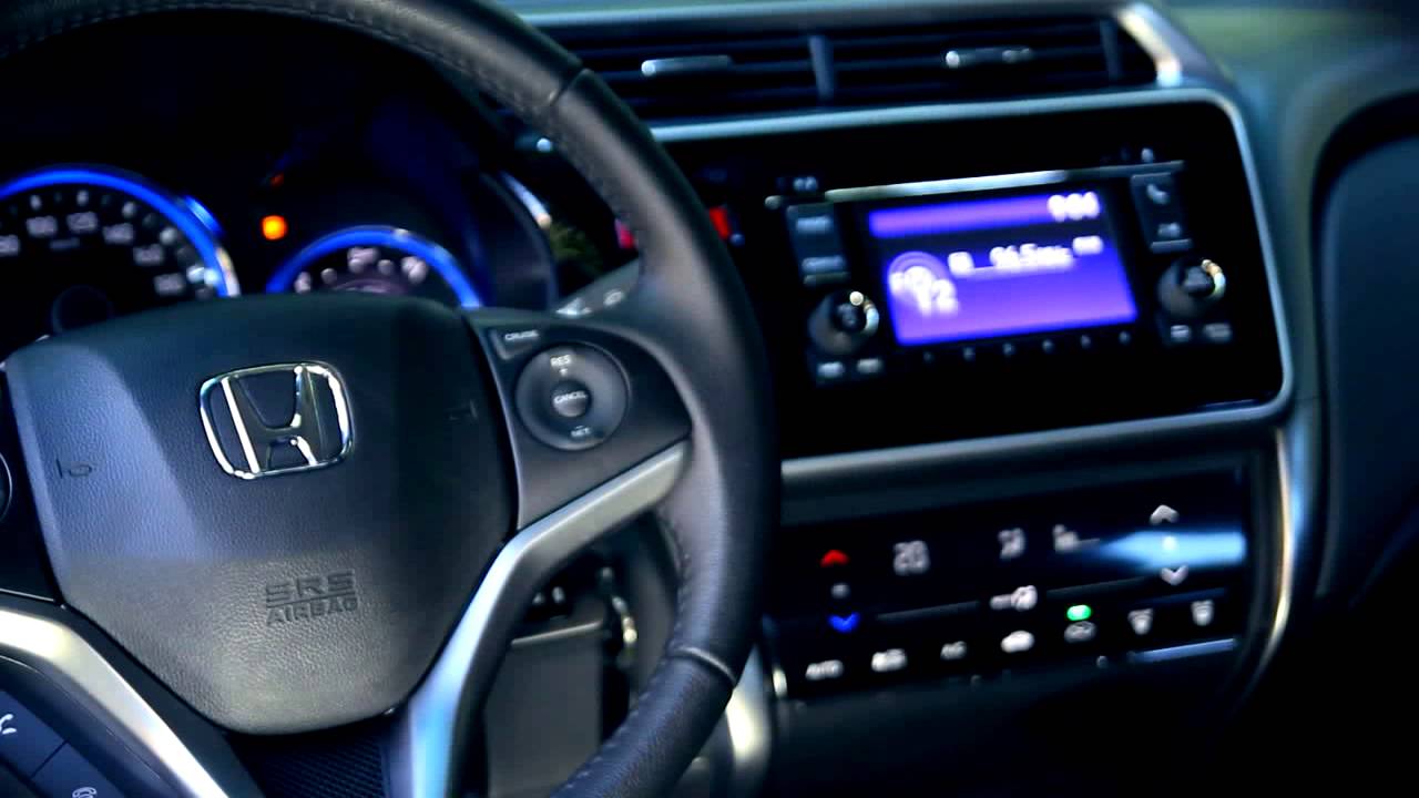Honda City 2015 muda visual e conteúdo