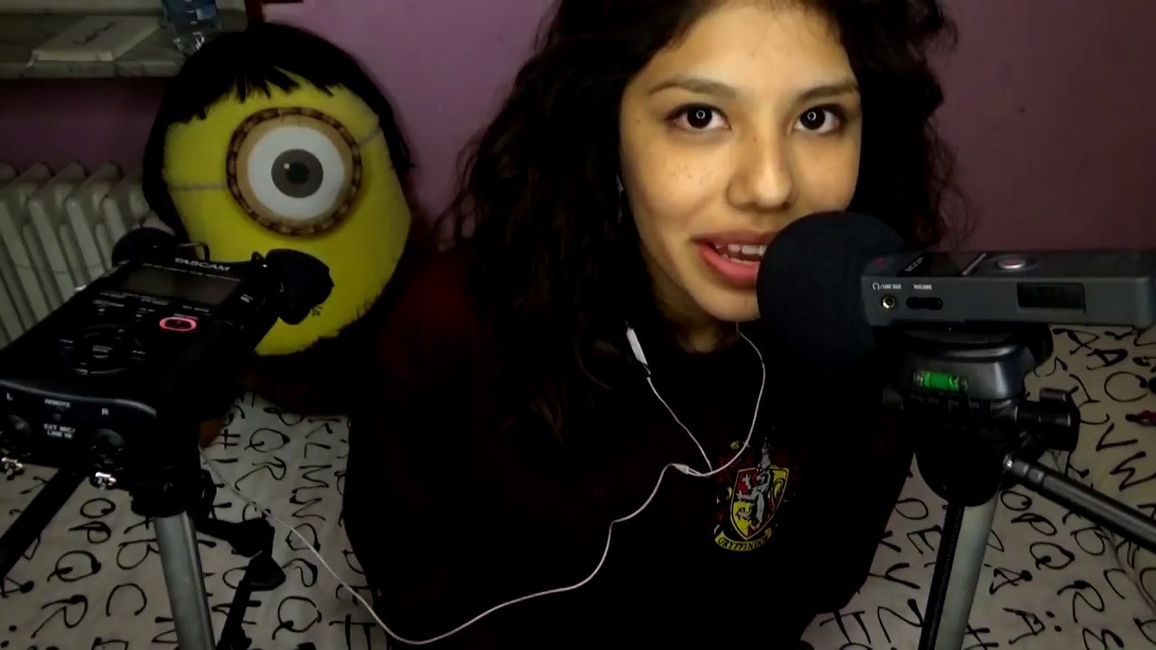 ASMR ita - Hair Brushing e sussurri binaurali 💆