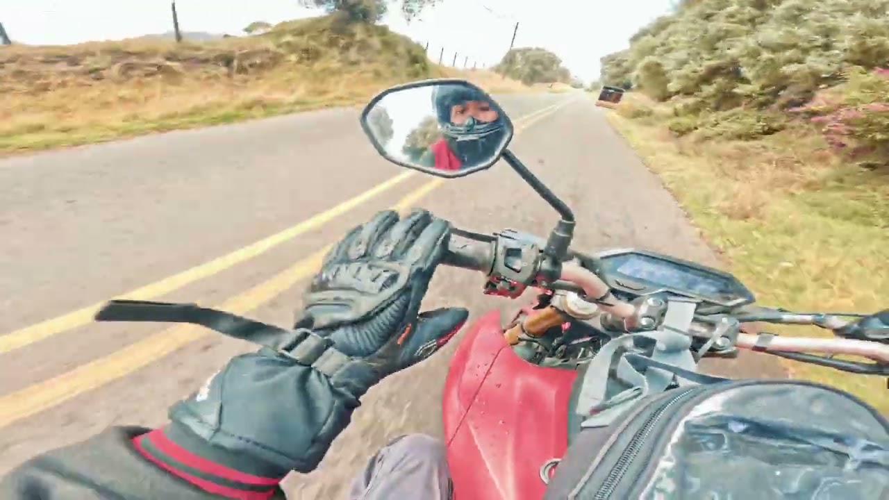 Bajando el Volcán Irazú | Honda CB190R 2.0: Frío, Neblina y un SUSTO 🥶⚠️