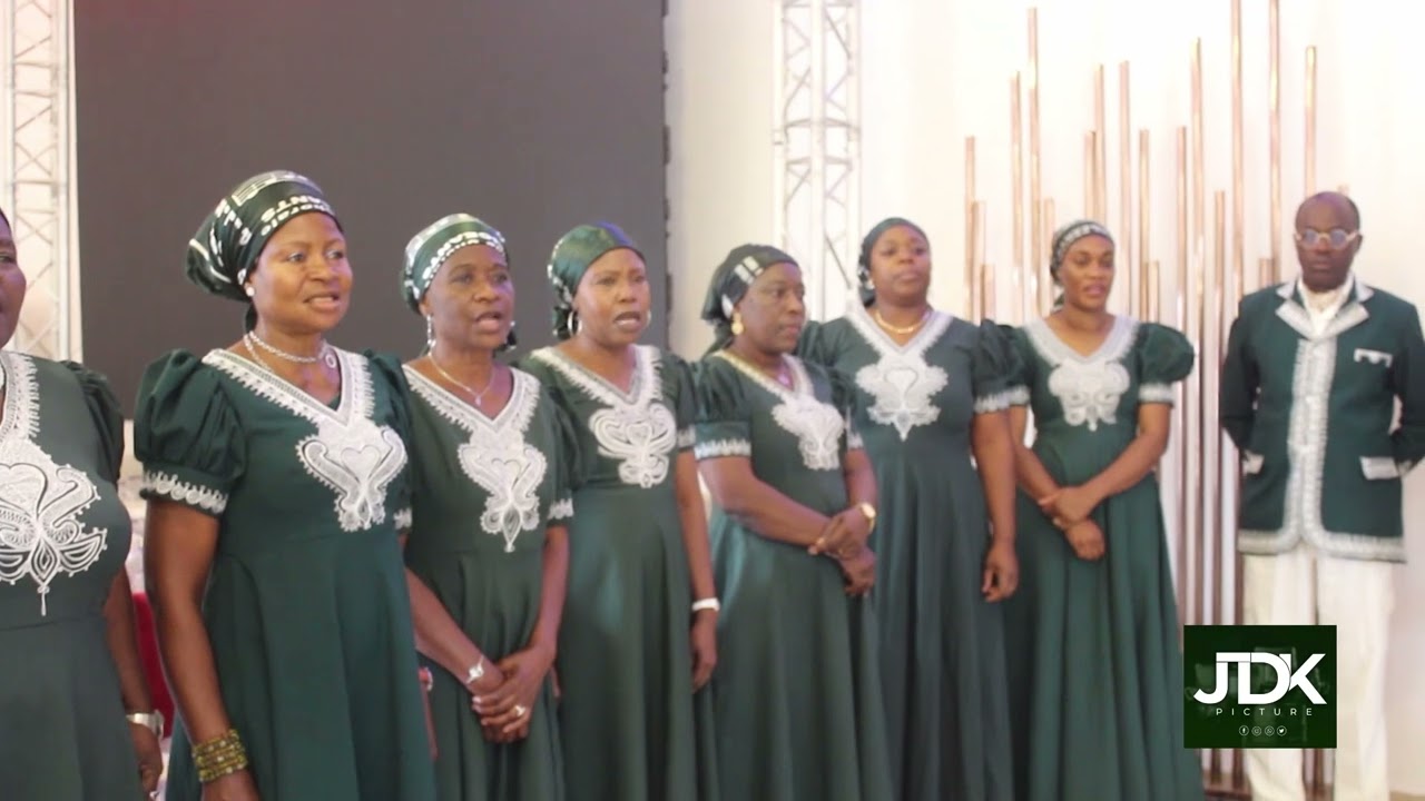 TIKA NA KUMISA NZAMBE KIMBANGU   -  DIRIGEANT  SAINT OUEN