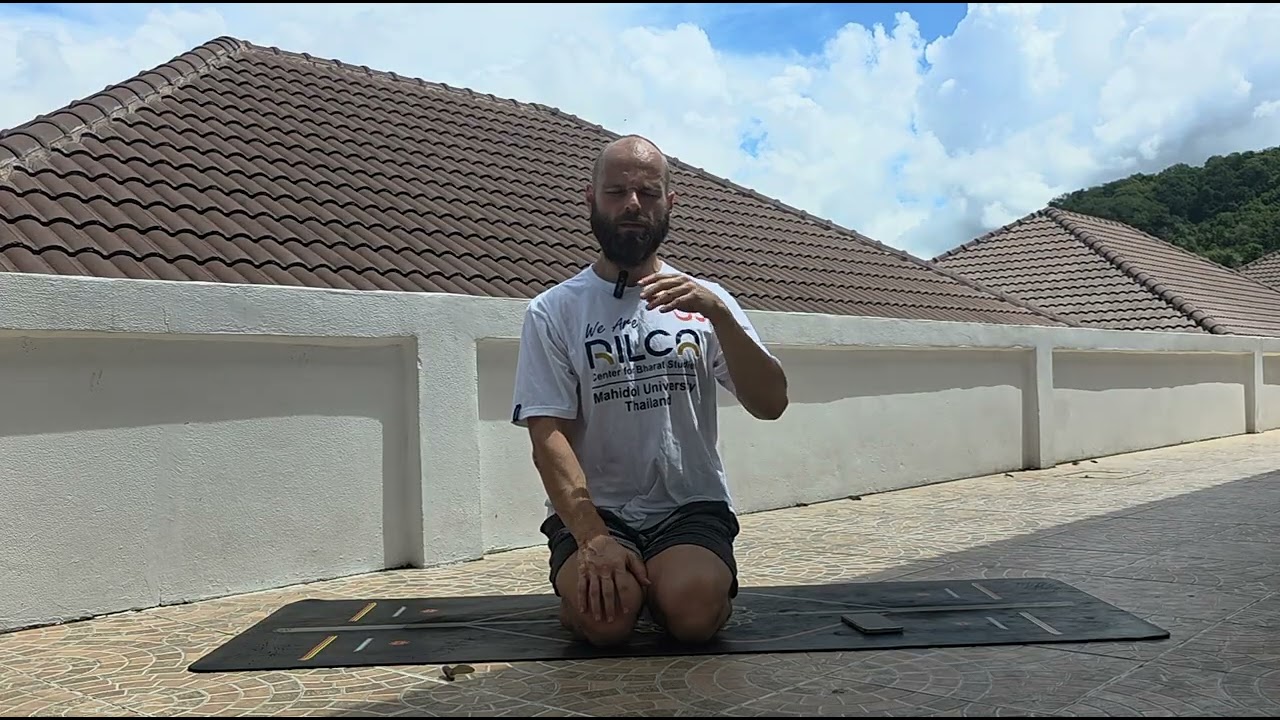 Yoga terapeutyczna- zjedz i usiądź &ndash; prosty spos&oacute;b na płaski brzuch i lepsze trawienie