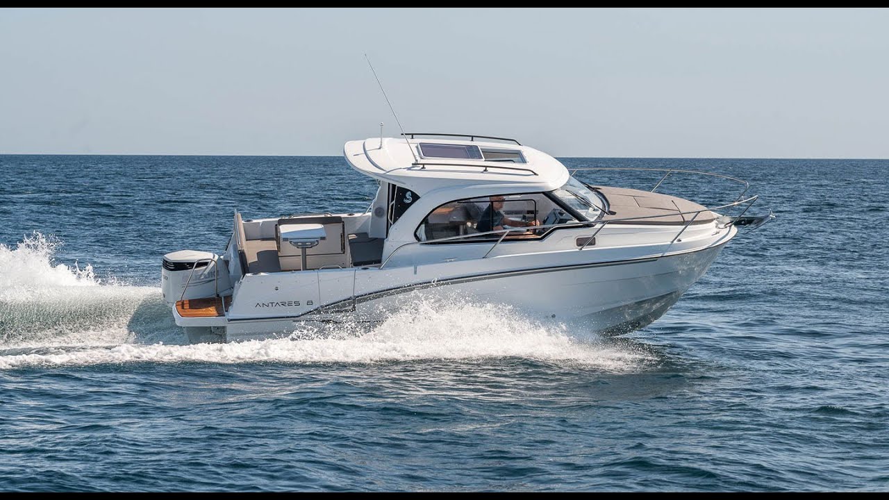 Beneteau Antares 8 - visita a bordo