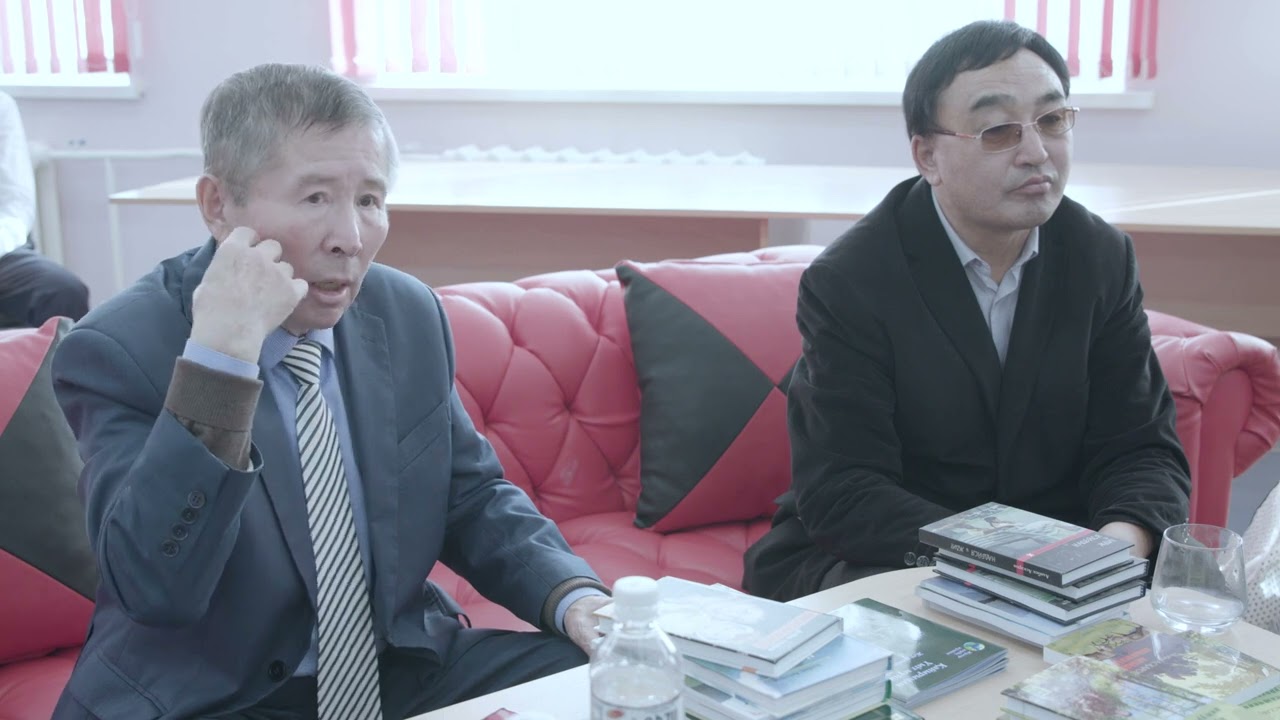 ҚР жазушылар одағының мүшесі Әлібек Асқаровпен мектеп ұжымы және оқушылармен шығармашылық кездесу.