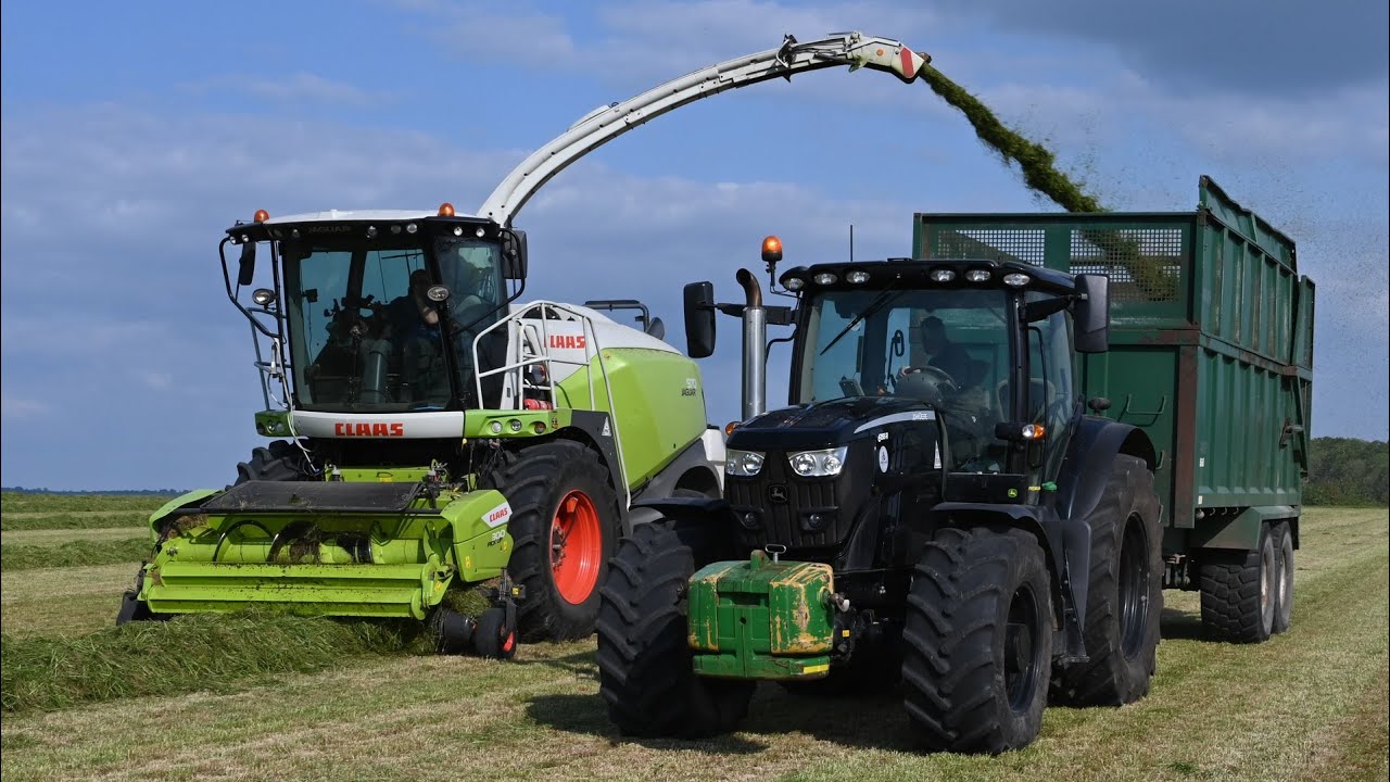 Silage 2025 - Claas Jaguar 970 Lifting Grass with JCB Fastrac, Valtra and John Deeres & Black 6155R