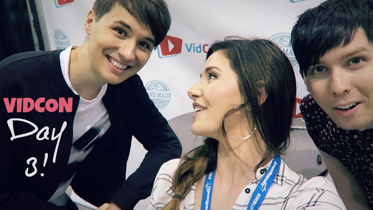Meeting Phan And Parties! VIDCON 2015 Day 3 Vlog | Melanie Murphy