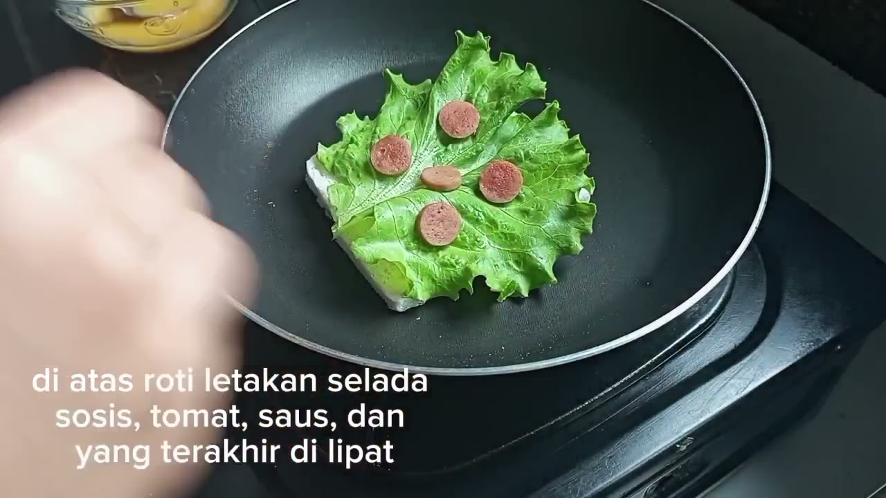 TUTORIAL MEMBUAT SANDWICH ROTI TAWAR BISA JUGA UNTUK IDE BEKAL SEKOLAH YANG SIMPEL😋😋