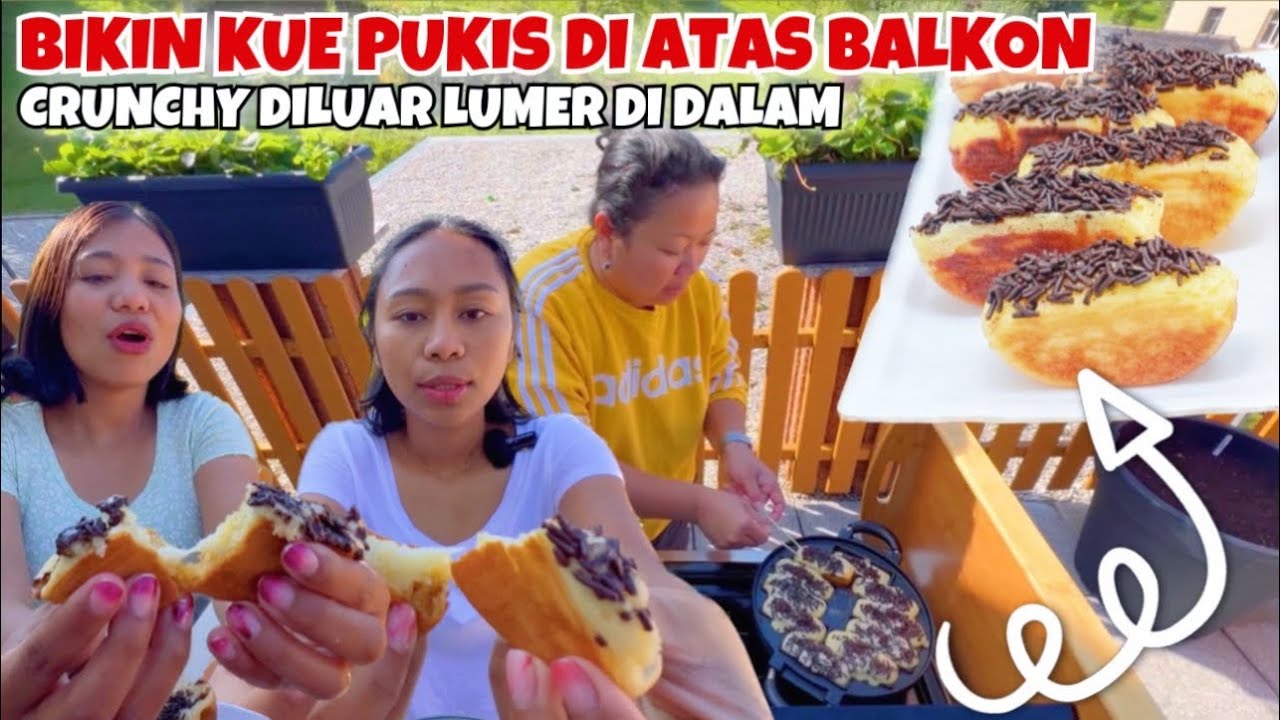 PAGI-PAGI UDAH BIKIN KUE PUKIS DI ATAS BALKON