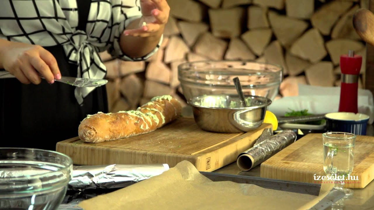Fokhagymás-fűszervajas vendégváró bagett