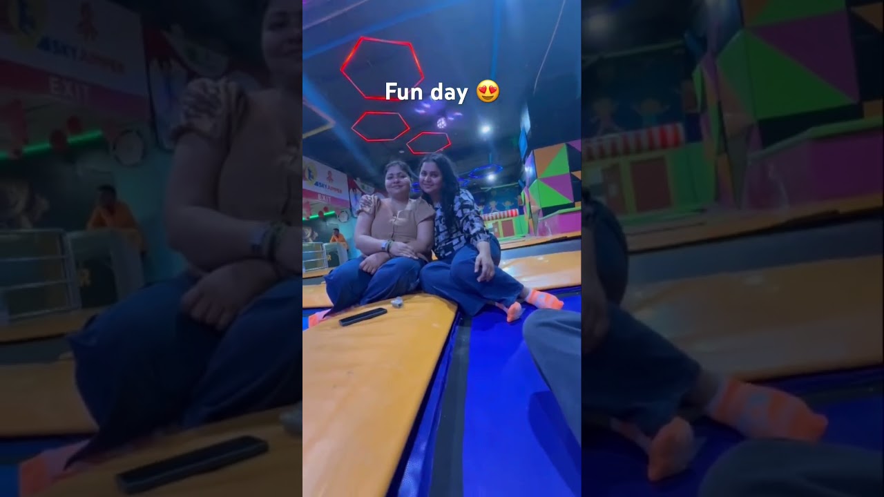 Having fun in trampoline park with my ppl ❤️😍#kanpuriyaqueen#minivlog#skyjumper