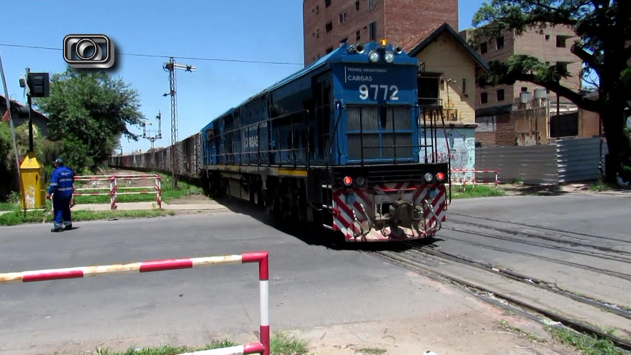 Lindo tren de TAC (LB) saliendo de Alta Córdoba al Norte