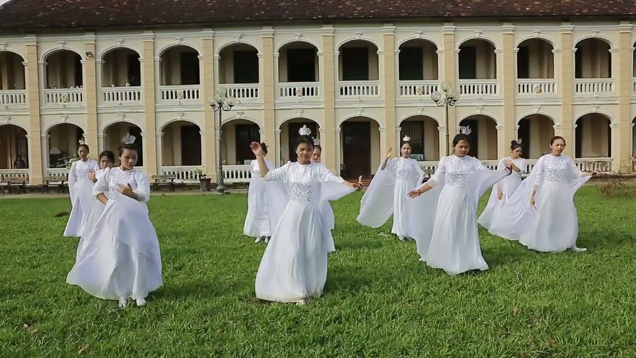 Bài Múa: Niềm Vui Đêm Đông