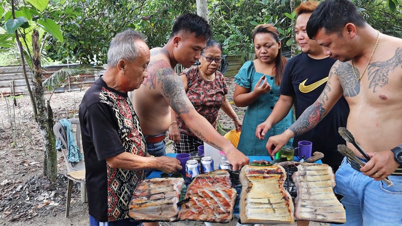 Bapa On Setin Beer // Adik Beradik Datang Pondok Studio PANGGANG Daging Babi //