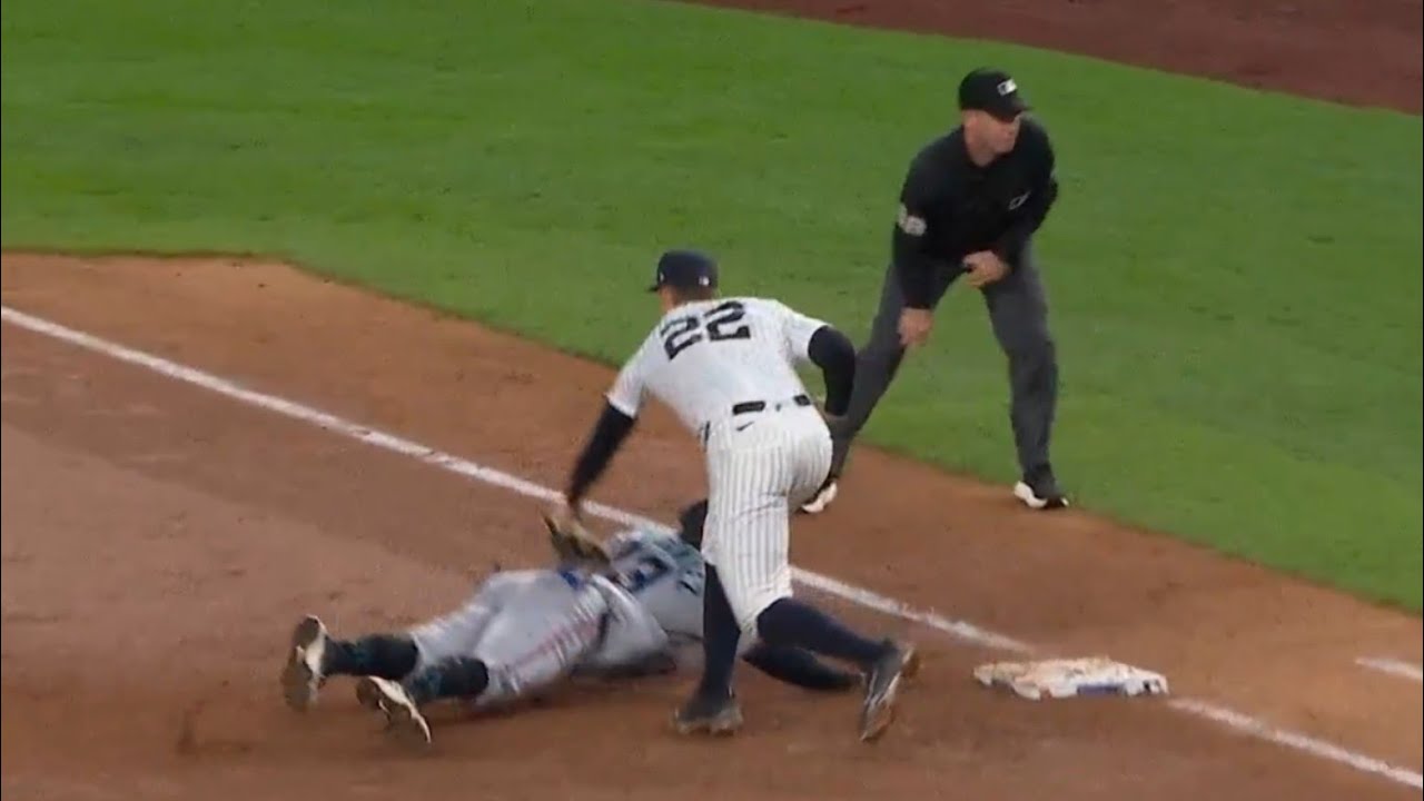 On back to back plays umpire wasn't looking at the tag & one was looking directly at it!! 