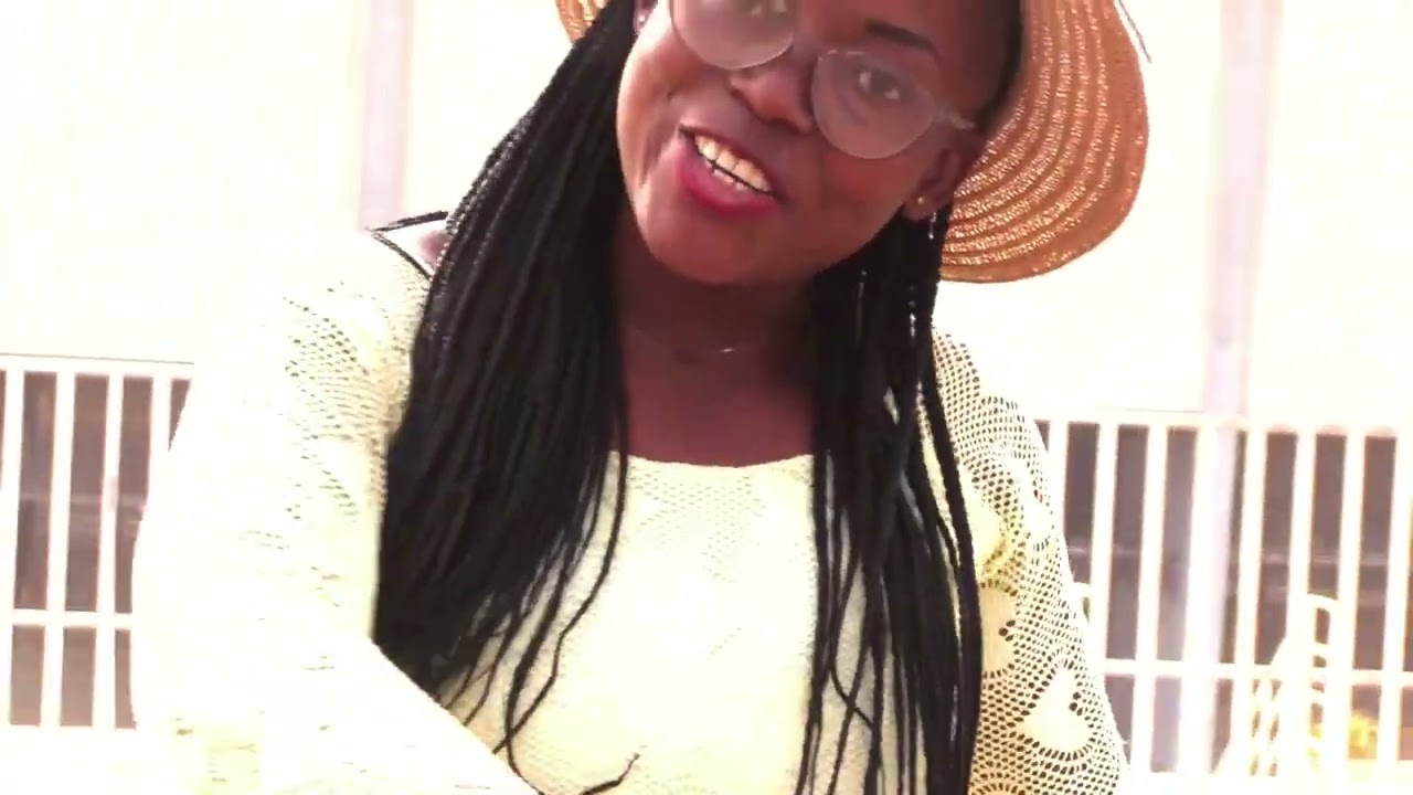 CHRISTINE LA LOUANGE: 𝐒𝐄𝐍𝐀𝐍𝐆𝐀𝐆𝐔𝐈 
