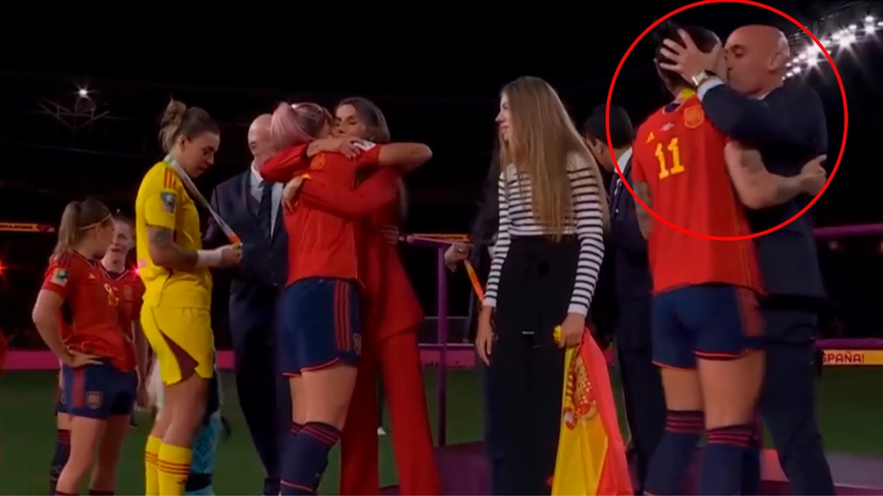 ¡El beso del escándalo! Incómodo momento en la premiación de España en el Mundial femenino de fútbol