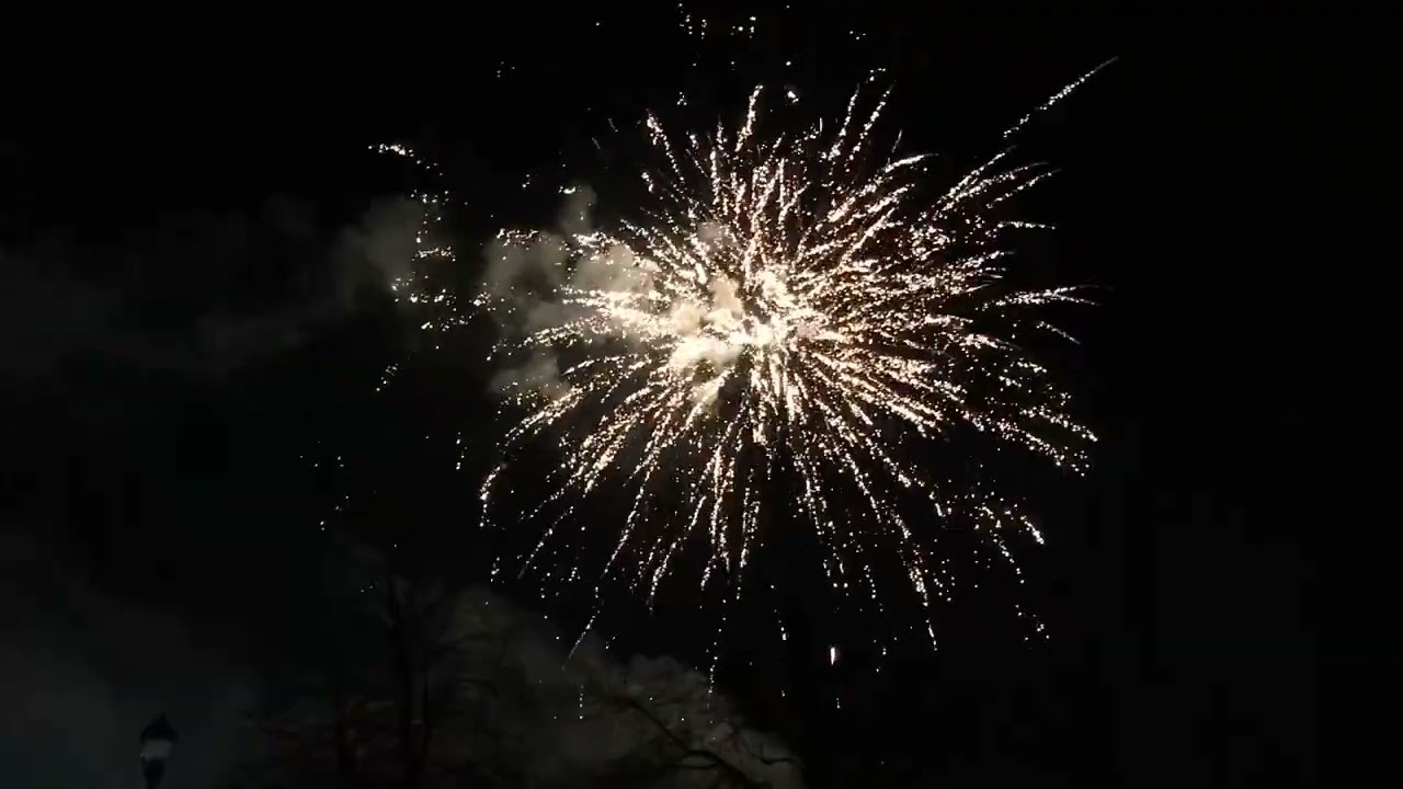 Elk Grove Village Christmas Lights & Fireworks 2022