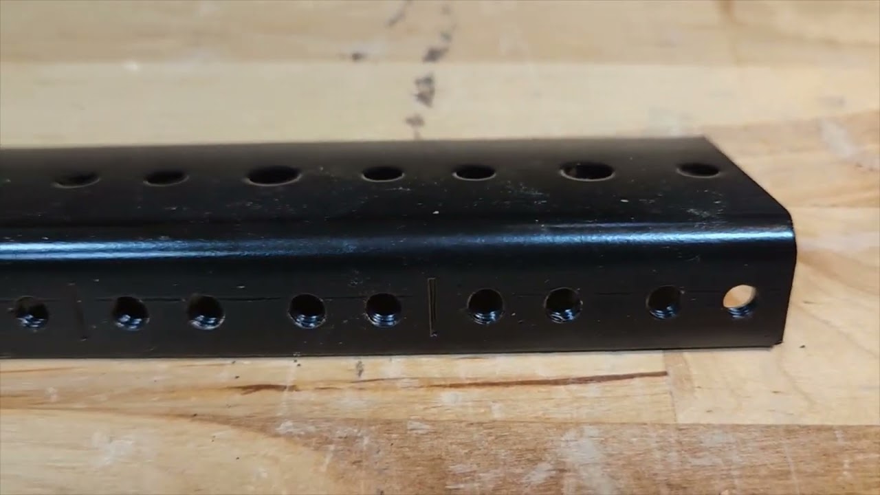 4 Hole versus 3 Hole Audio Equipment Rack Rails