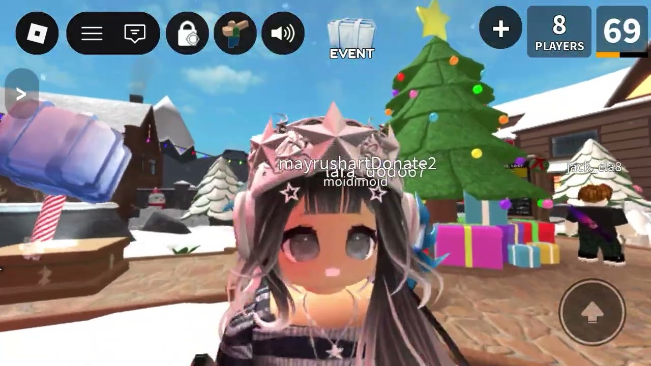 Me playing mm2 in the Christmas update 