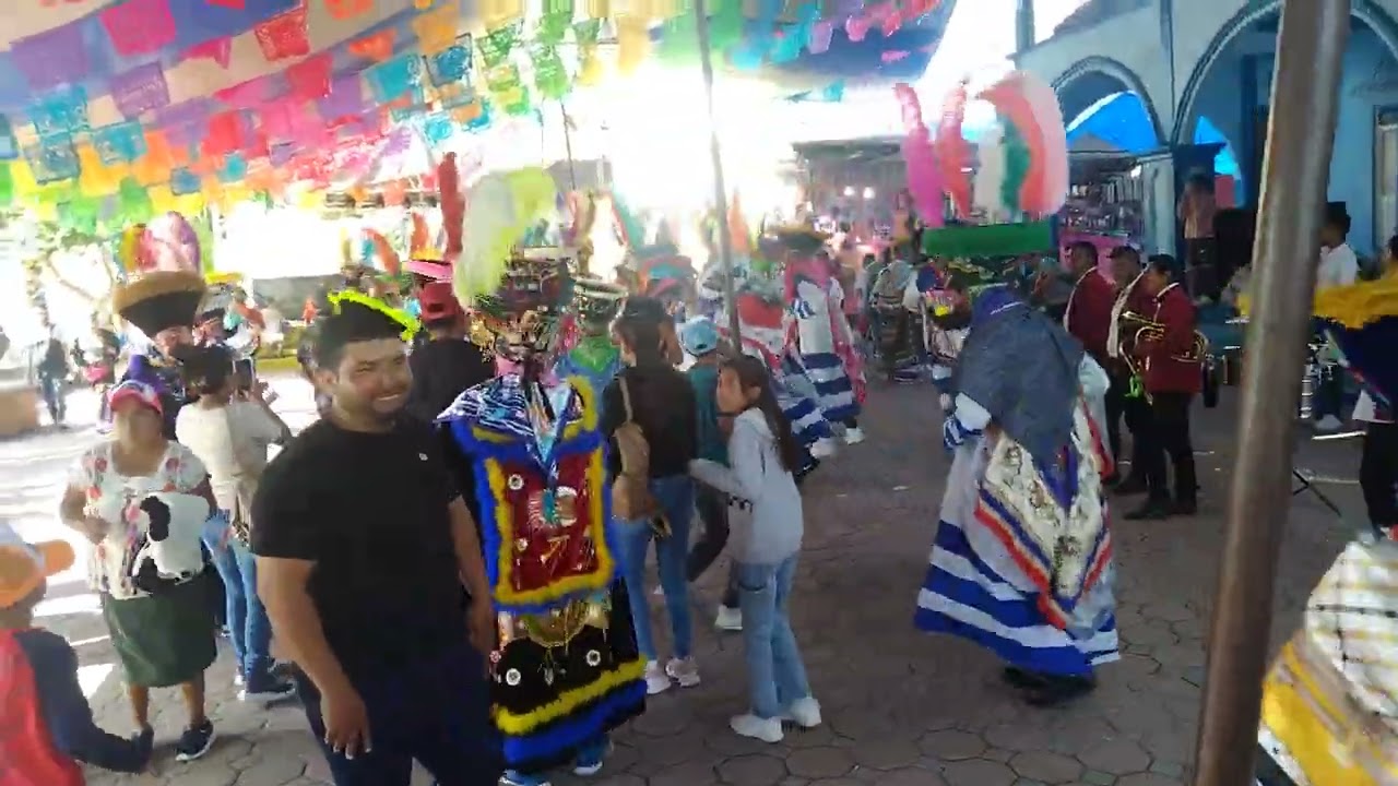 CHINELOS PRESENTES EN EXPLANADA MUNICIPAL SANTIAGO CACALOXTEPEC Y BANDA EL PARAISO FERIA ANUAL 2025