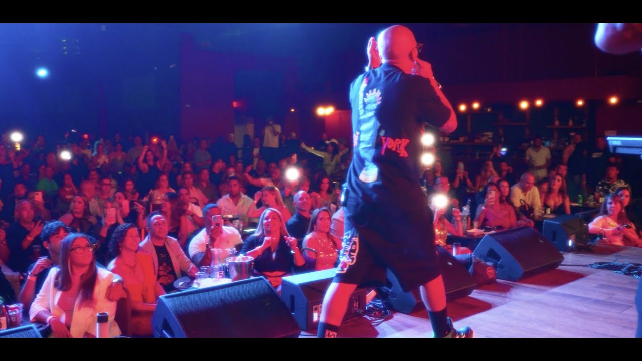 El Uniko - Cuantas Veces (Video Concert)