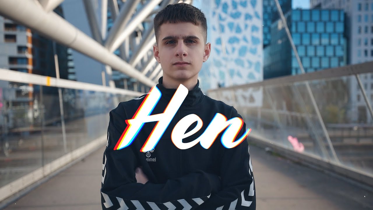 Behind the scenes shooting session with BL Hen