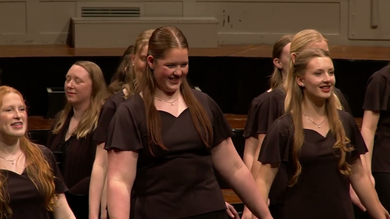 Queen Margaret College, Voces Luce | Manawaroa* – Hauāuru Rae, arr. Mark Stamper