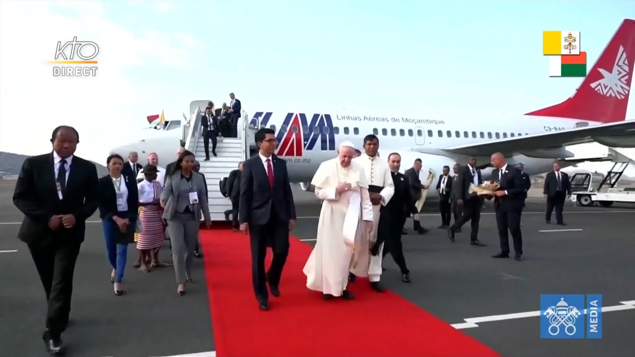 Cérémonie de bienvenue du pape François à Madagascar