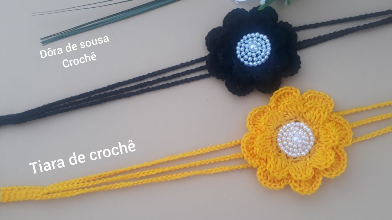 Tiara em crochê com flor  /miolo de pérolas