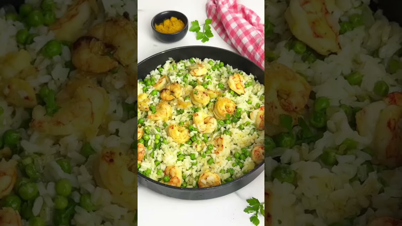 Riso saltato in padella con gamberi e piselli  piatto unico veloce e sfizioso - Ricette che Passione