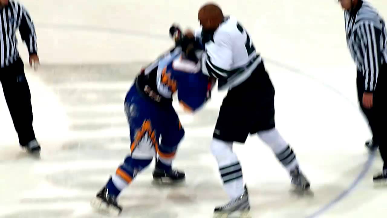 Hockey fight David Lacroix vs Sean McMorrow 07-11-2014 LNAH