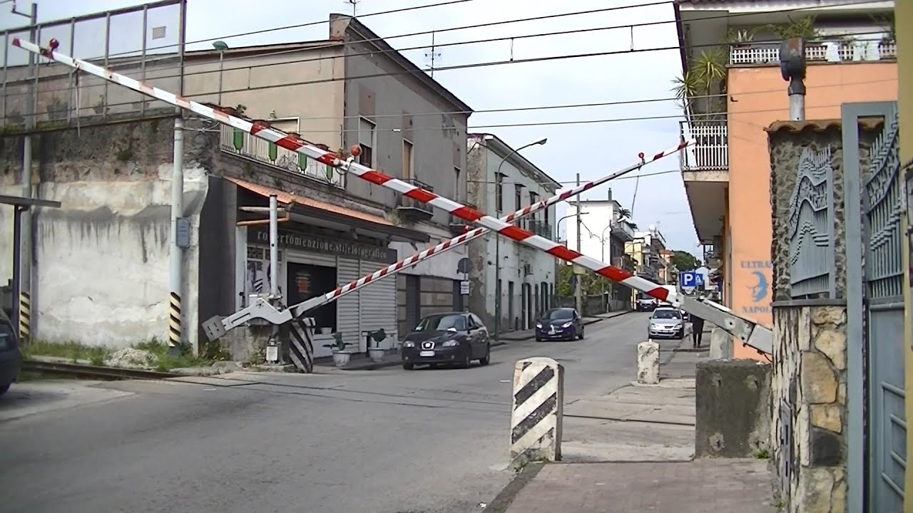 Spoorwegovergang Terzigno (I) // Railroad crossing // Passaggio a livello