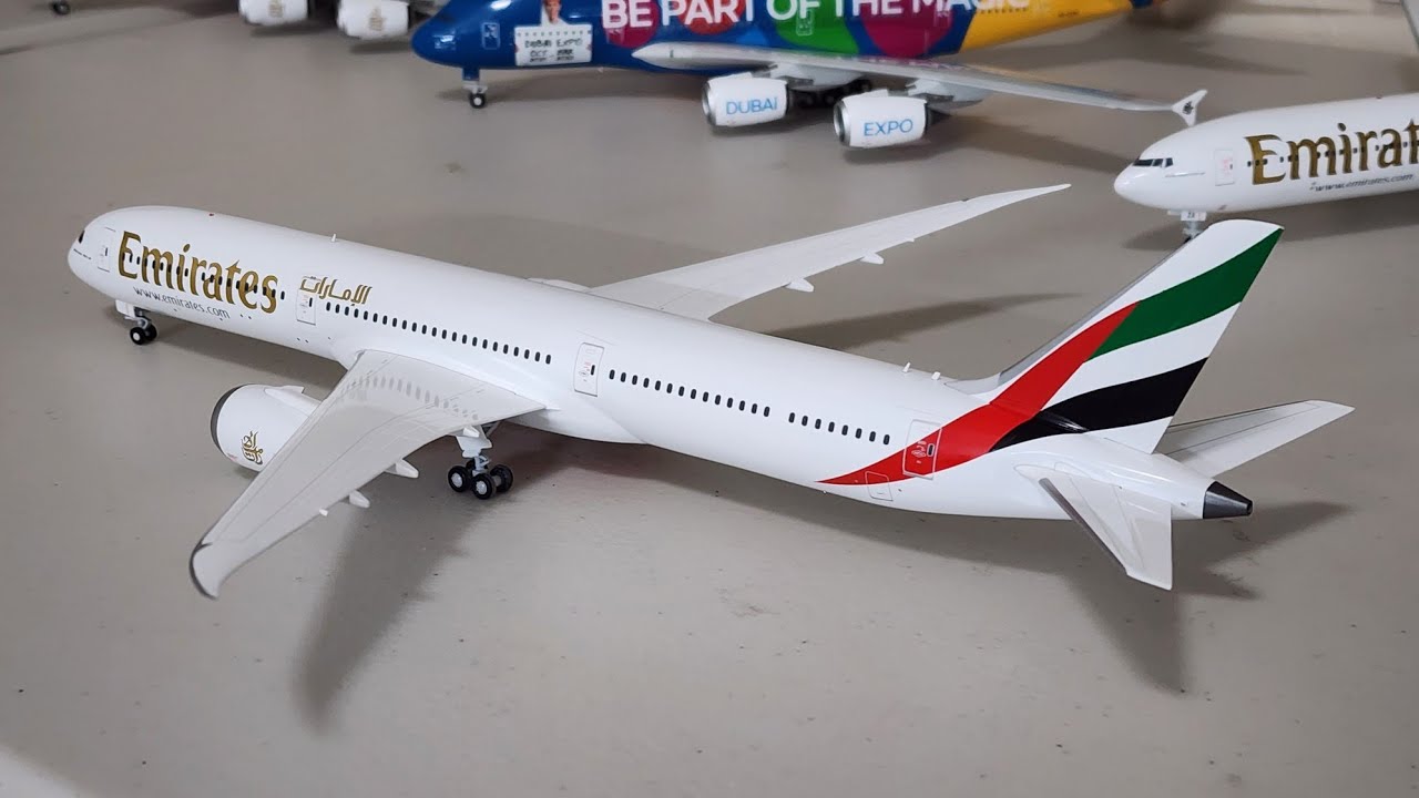 GeminiJets 1:200 Emirates Boeing 787-10 unboxing