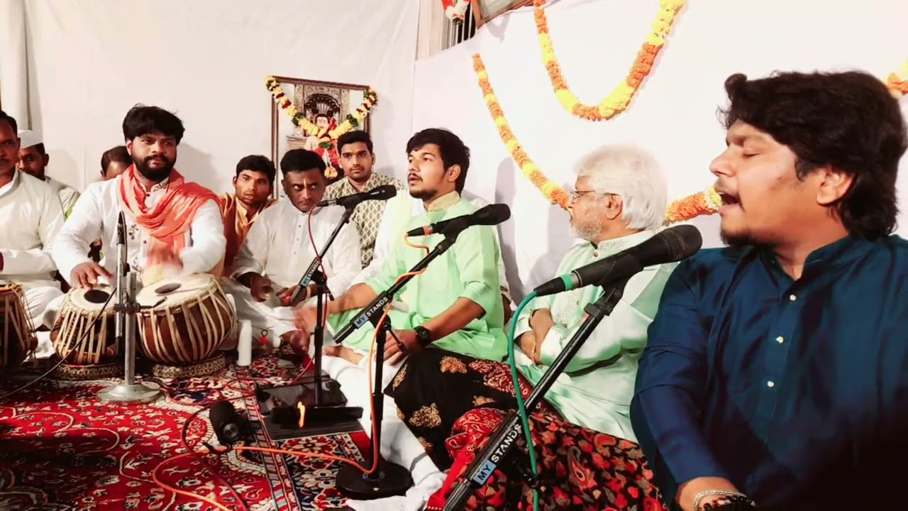 अभिनव गंधर्व पं. रघुनाथजी खंडाळकर गुरुजी यांची  रूपक तालात. रुप पाहाता लोचणी