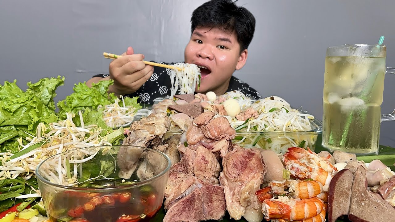 Hủ Tiếu Nam Vang Xương Giò & Tôm Phèo Gan Thơm Ngon Khó Cưỡng | Dương Doubar