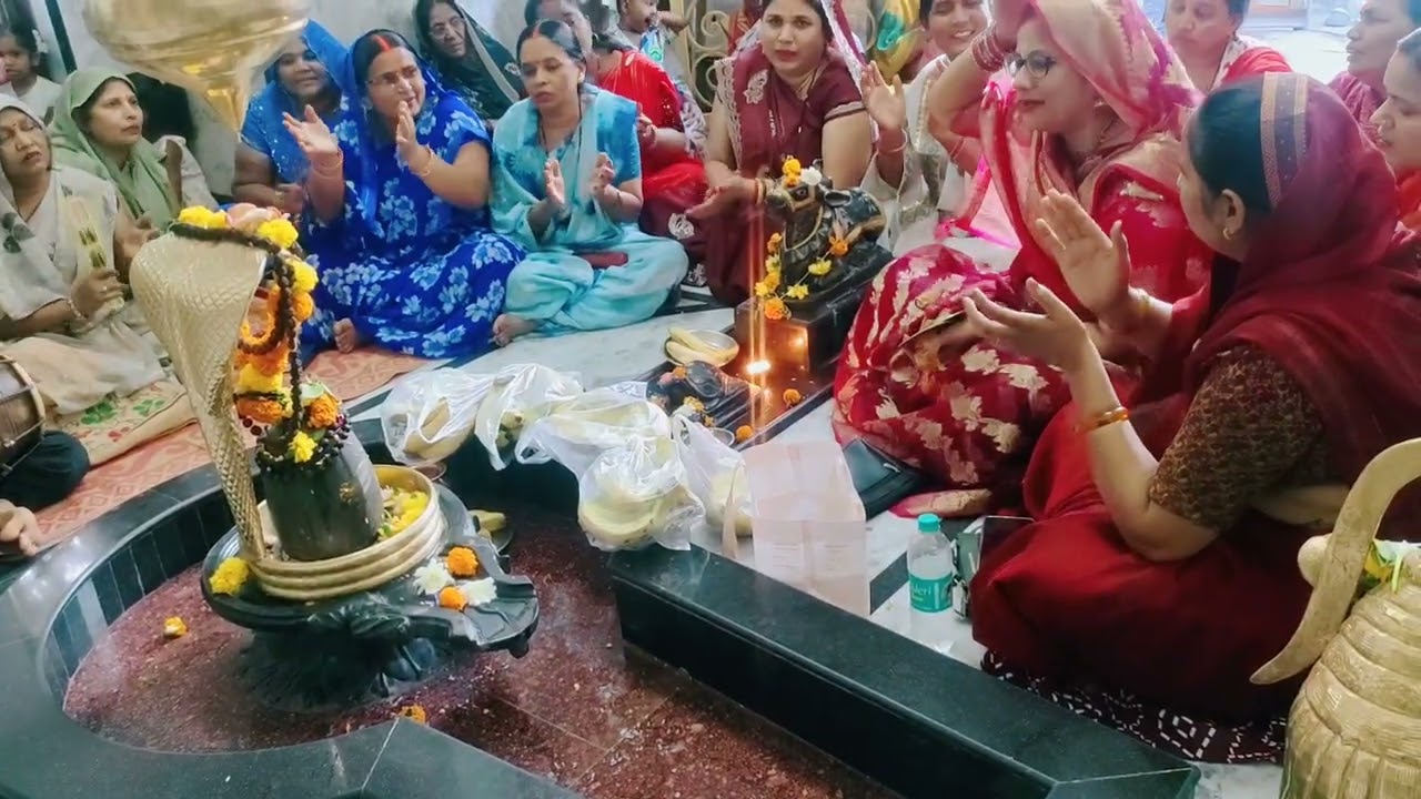 #सोहर# देवी मैया से एक औरत अर्जी लगा रही है मैया सब लोग ताना मार रहे है, मां हमारा भी गोद भरदो
