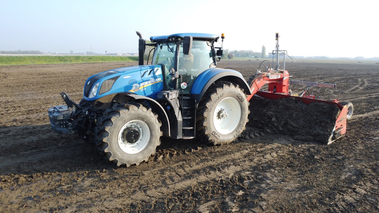 New Holland T7 315 + Livella