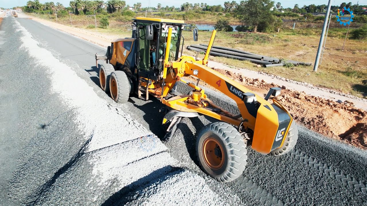 How Grader Making Roads Installing Foundation New Ring Roads Liugog Team Spreading Gravel