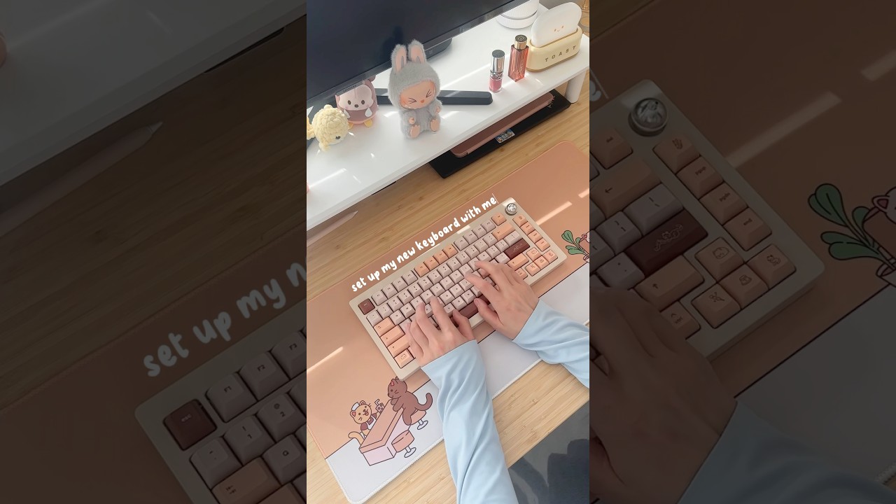 set up my new work from home keyboard with me 🧸🎀 #keyboard #setup #desksetup #unboxing