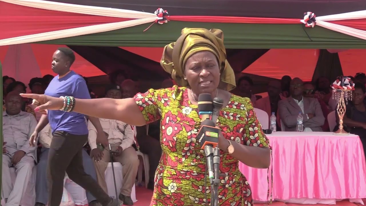 Gavana barasa wajibika -kakamega residents want development 