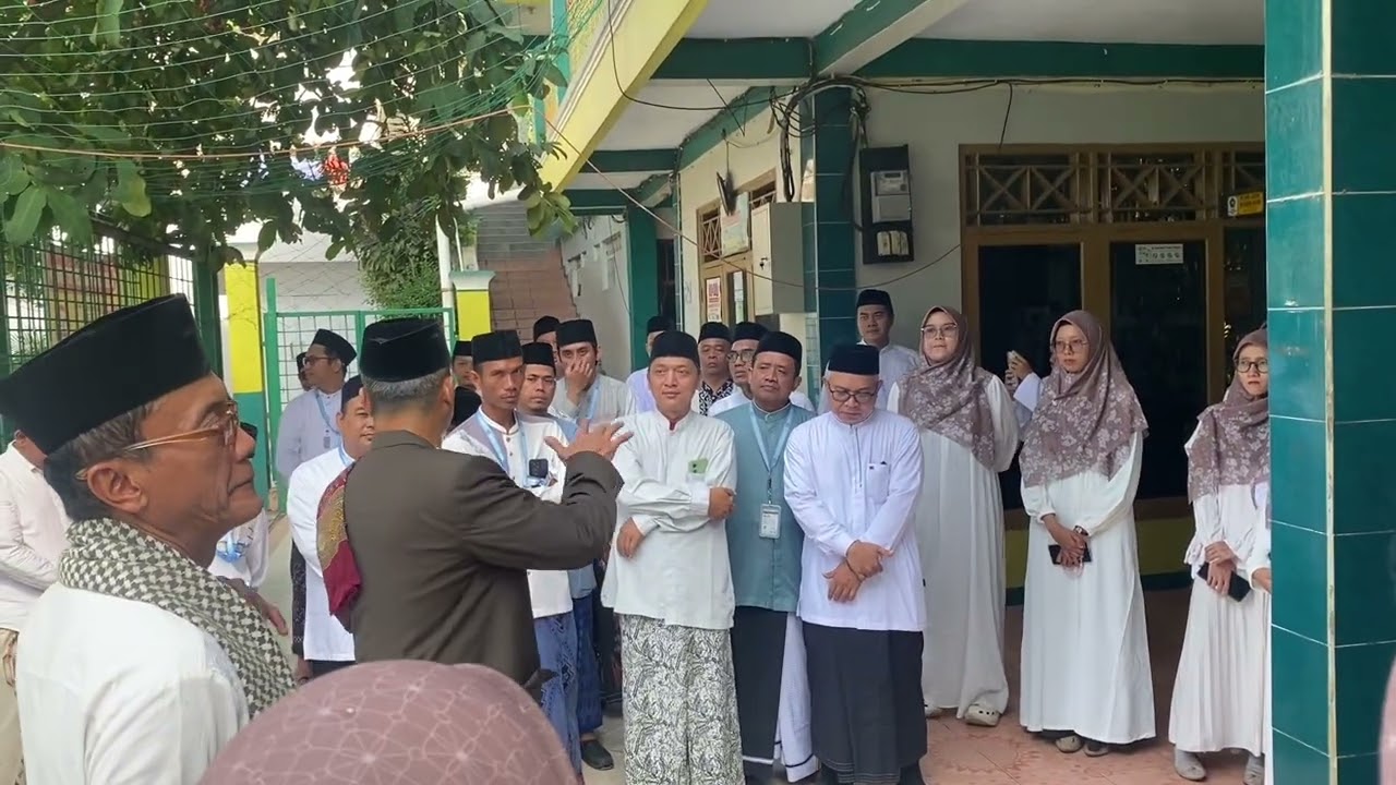 PENGARAHAN PEMBINA YAYASAN AN NIZHOMIYAH DEPOK DI HARI SANTRI