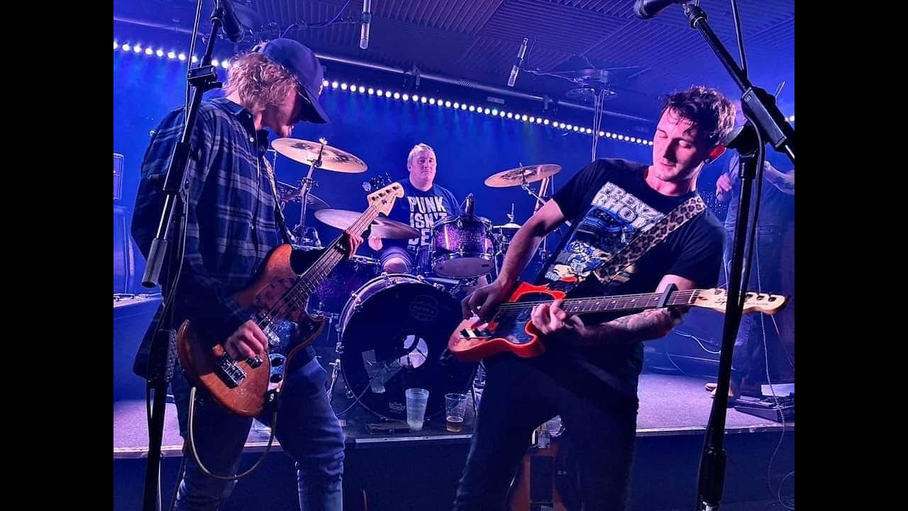 The Fragz - Out The Door (Live at Krakatoa, Aberdeen, 4/11/22)