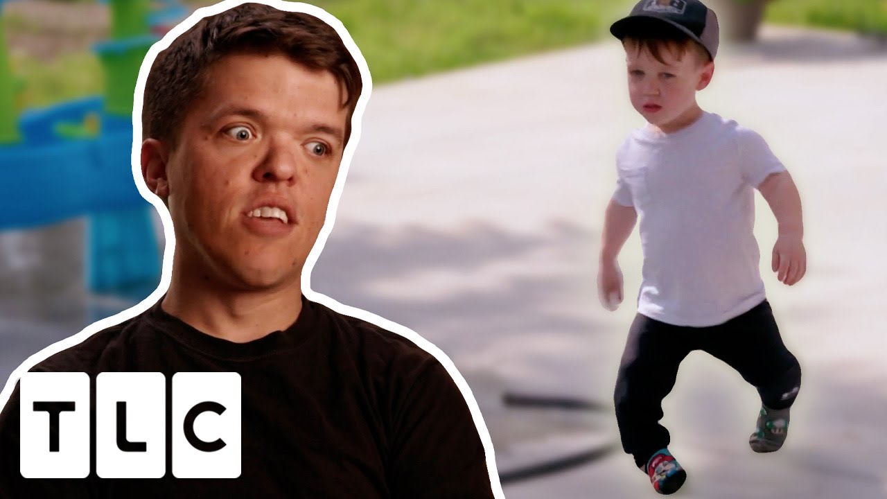 Jackson's Football Teammates Keep Pointing Out His Dwarfism | Little People Big World