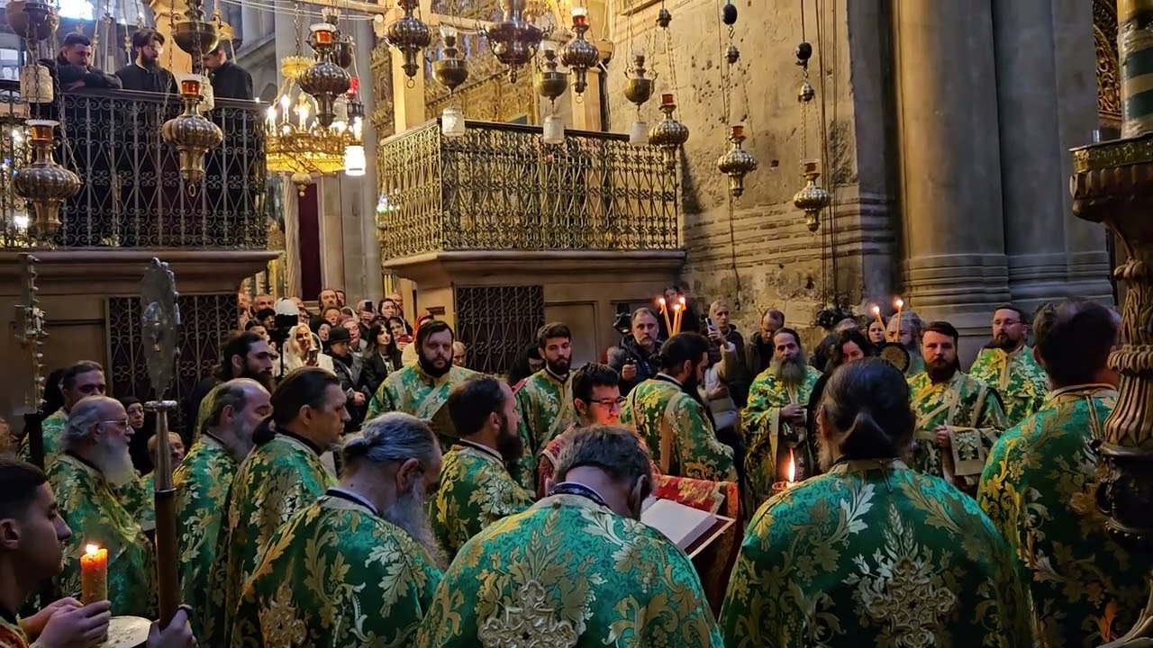 Патриаршая Литургия на Гробе Господнем в великий праздник Богоявление